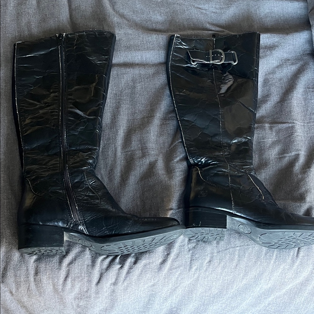 Born Black Knee-High Women's Boots w/stretch